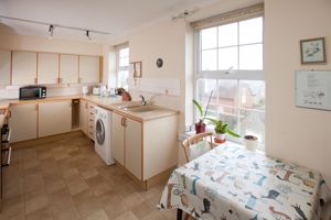 Kitchen/Breakfast Room- click for photo gallery
